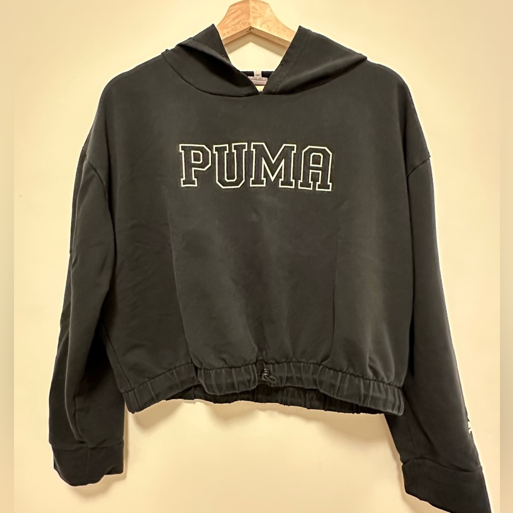 Cropped puma sweater
